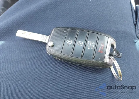 2018 Kia Optima S из США, поврежденный, VIN 5XXGT4L38JG242425